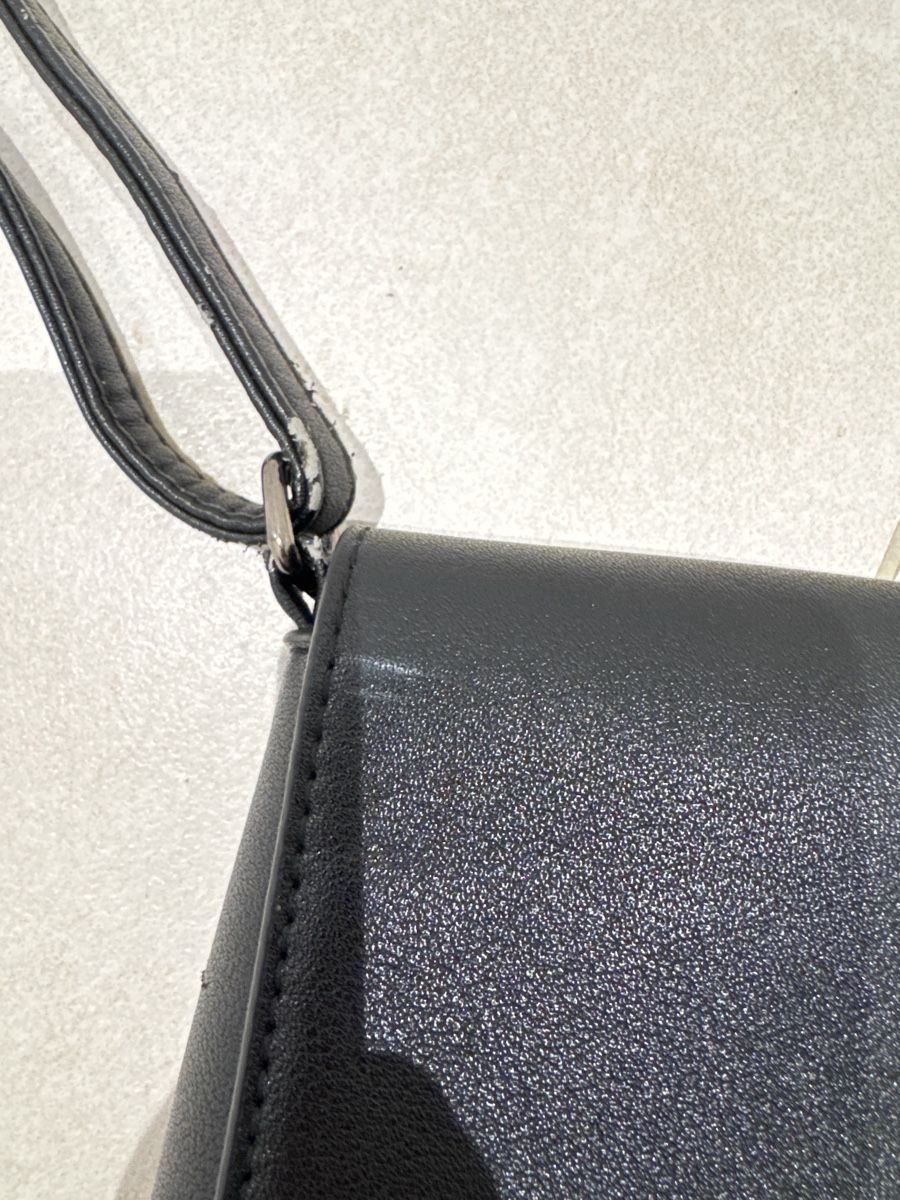 Sacs femmes: Umhängetasche schwarz mit Ring – D'occasion à Zug par Hehe 3