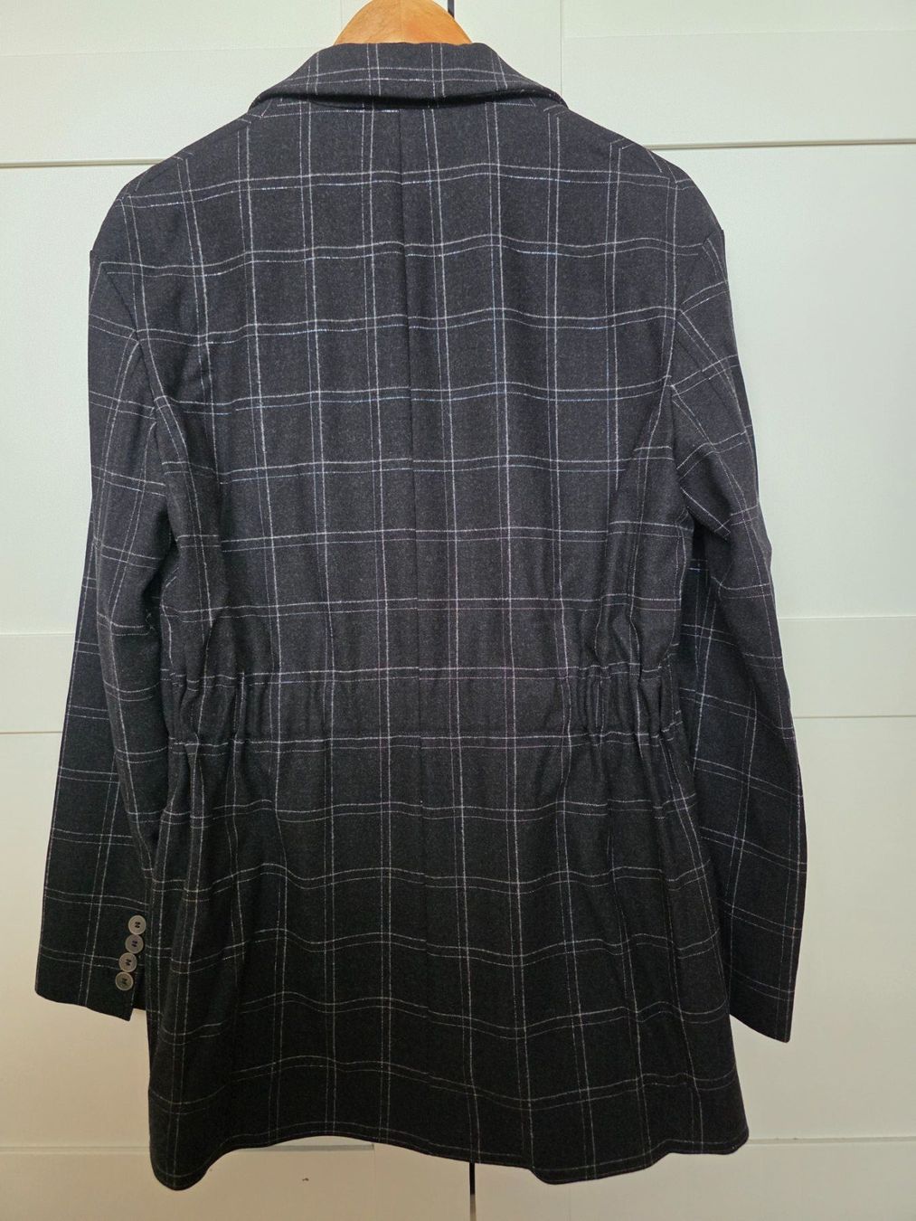 Eleventy Giacche: Veste Eleventy – Nuovo (secondo la descrizione) da Genève venduto da BarbaraCh- 1