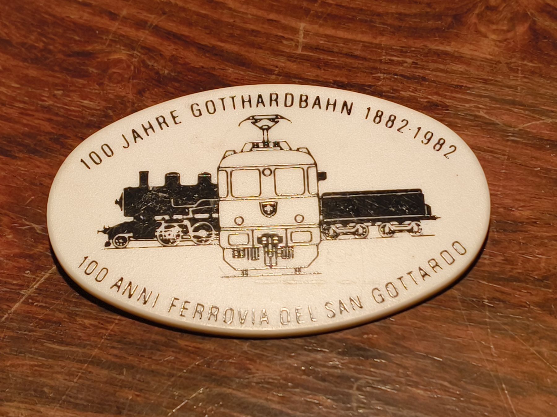 Broches & Aiguilles: Anstecker 100 Jahre Gotthardbahn 1882-1982 SBB CFF FFS – D'occasion à stettlen par VintageBern_ch