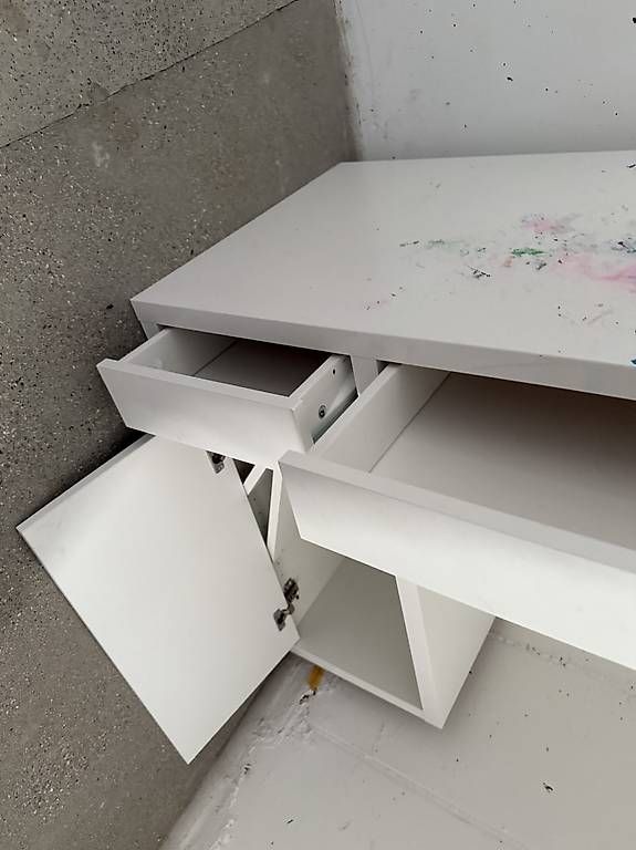 Schreibtische: Ikea Kinder Schreibtisch – Gebraucht aus Unterkulm von lulfaca 2