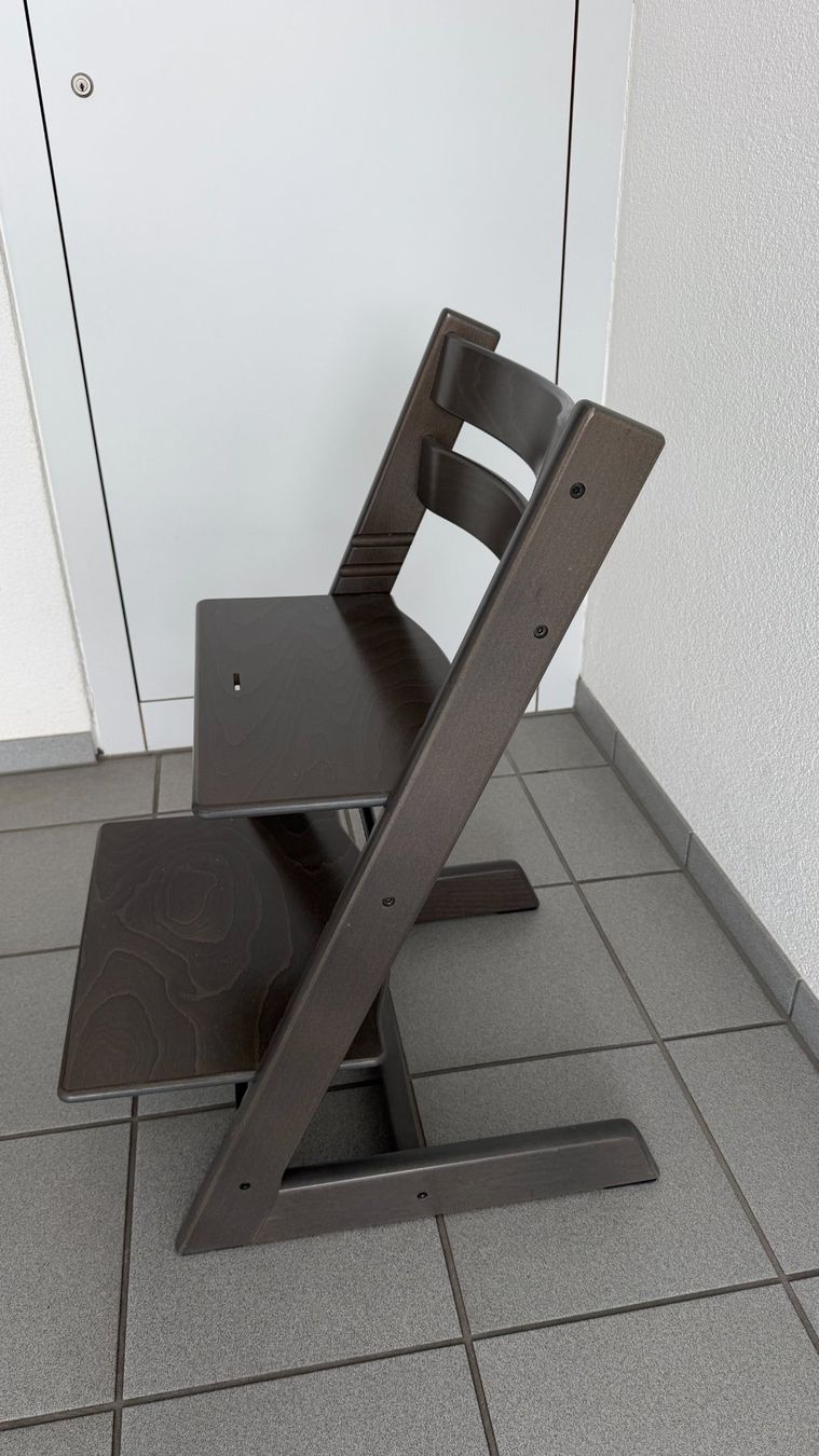 Stokke Seggioloni: Stokke Tripp Trapp dunkelgrau – Usato da Solothurn venduto da limepie 1