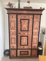 Antiker Holz-Schrank