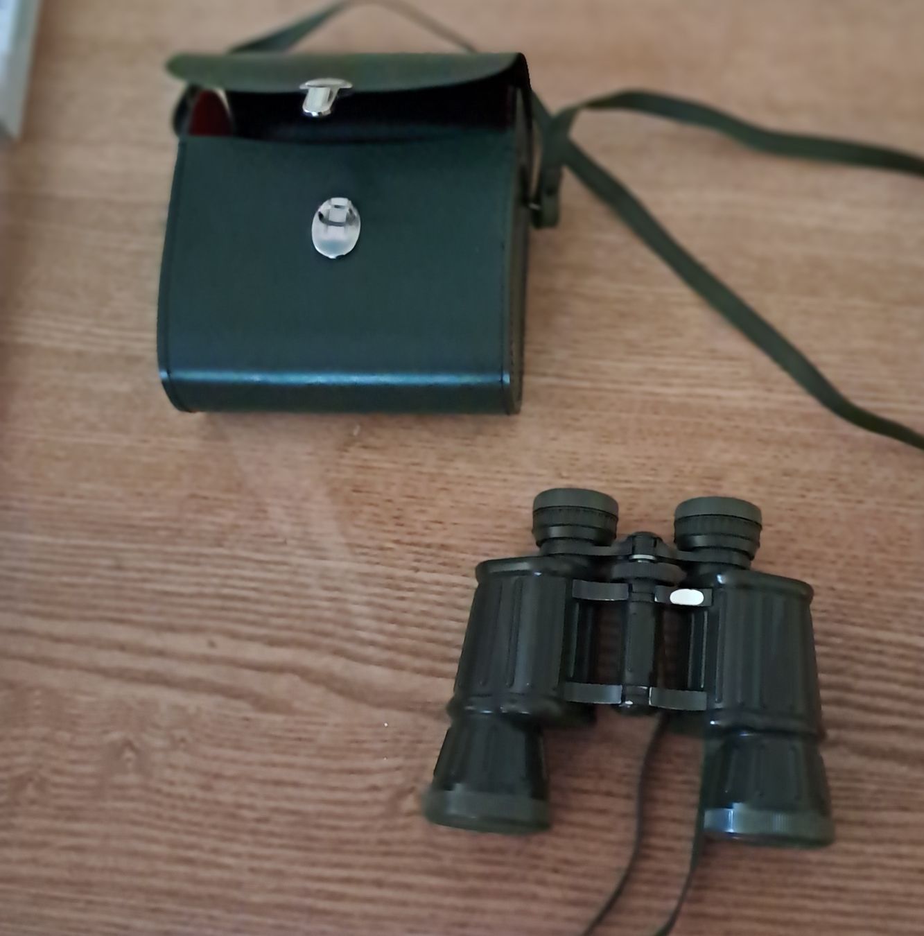 Binocoli: Fernglas REX by Weso ARMY 8x40 mit Tasche – Usato da Adlikon b. Andelfingen venduto da Kraemse