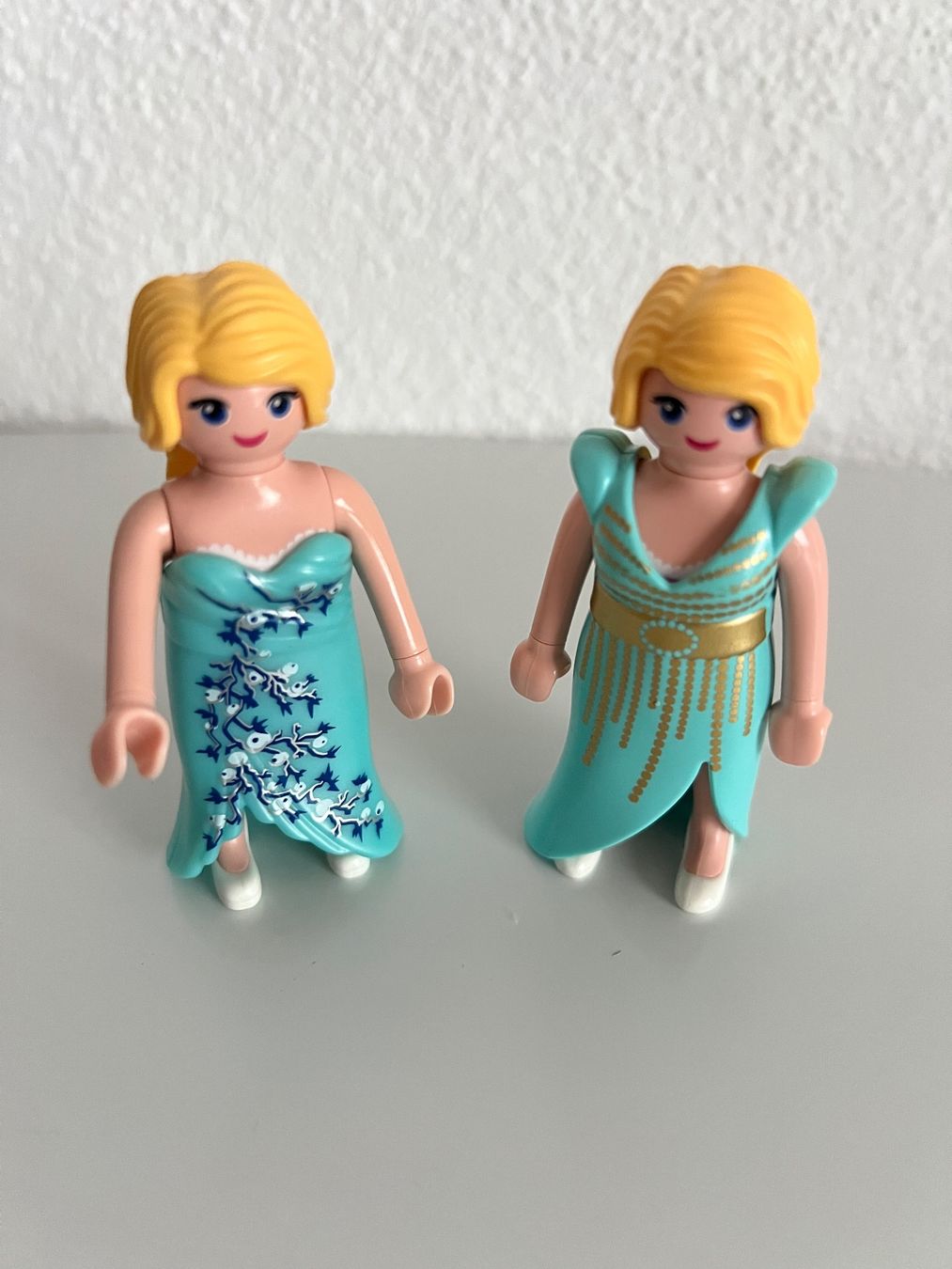 Playmobil Spielzeuge: Playmobil Zwillinge mit Abendkleidern – Gebraucht aus Brunnen von Dirza78