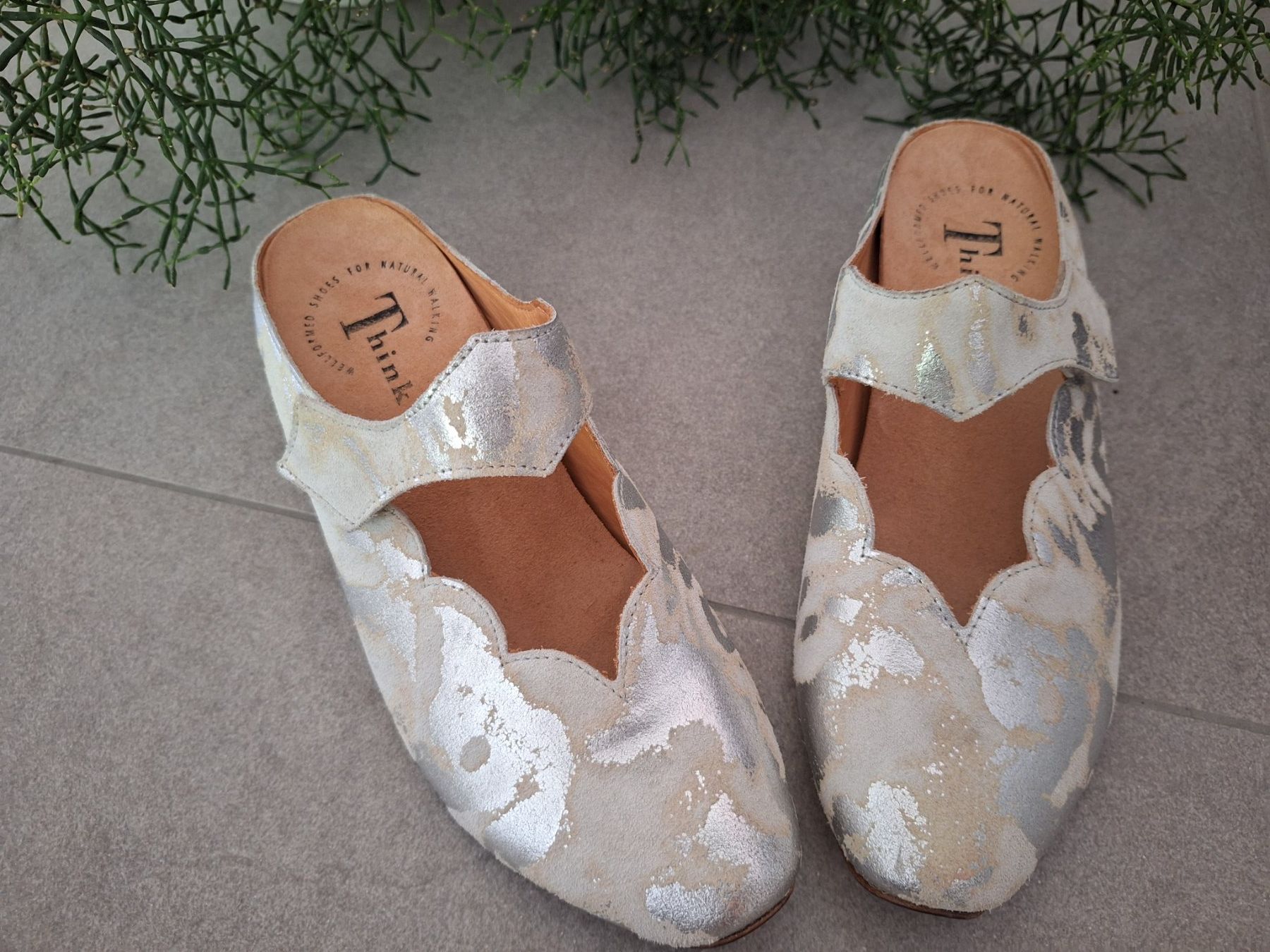 Think Chaussures femmes: Clogs: Marke Think! – D'occasion à Mühlethal par prackendorf