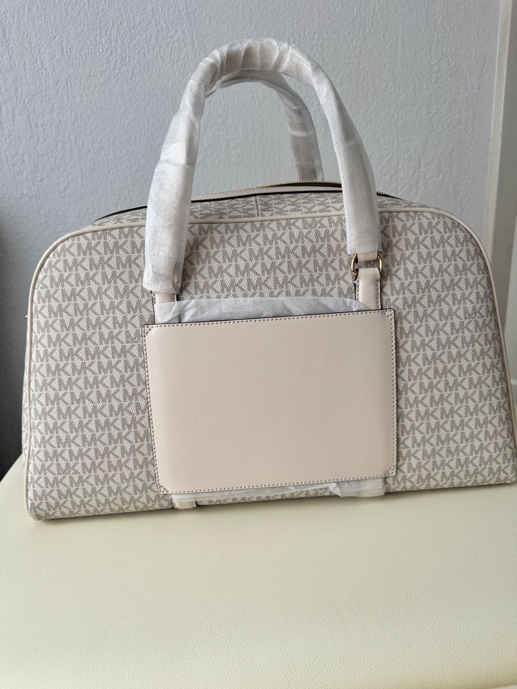 Michael Kors Borse da donna: Michael Kors Weekender light cream multi – Nuovo e nell'imballaggio originale da Wiedlisbach venduto da Sistershop 1
