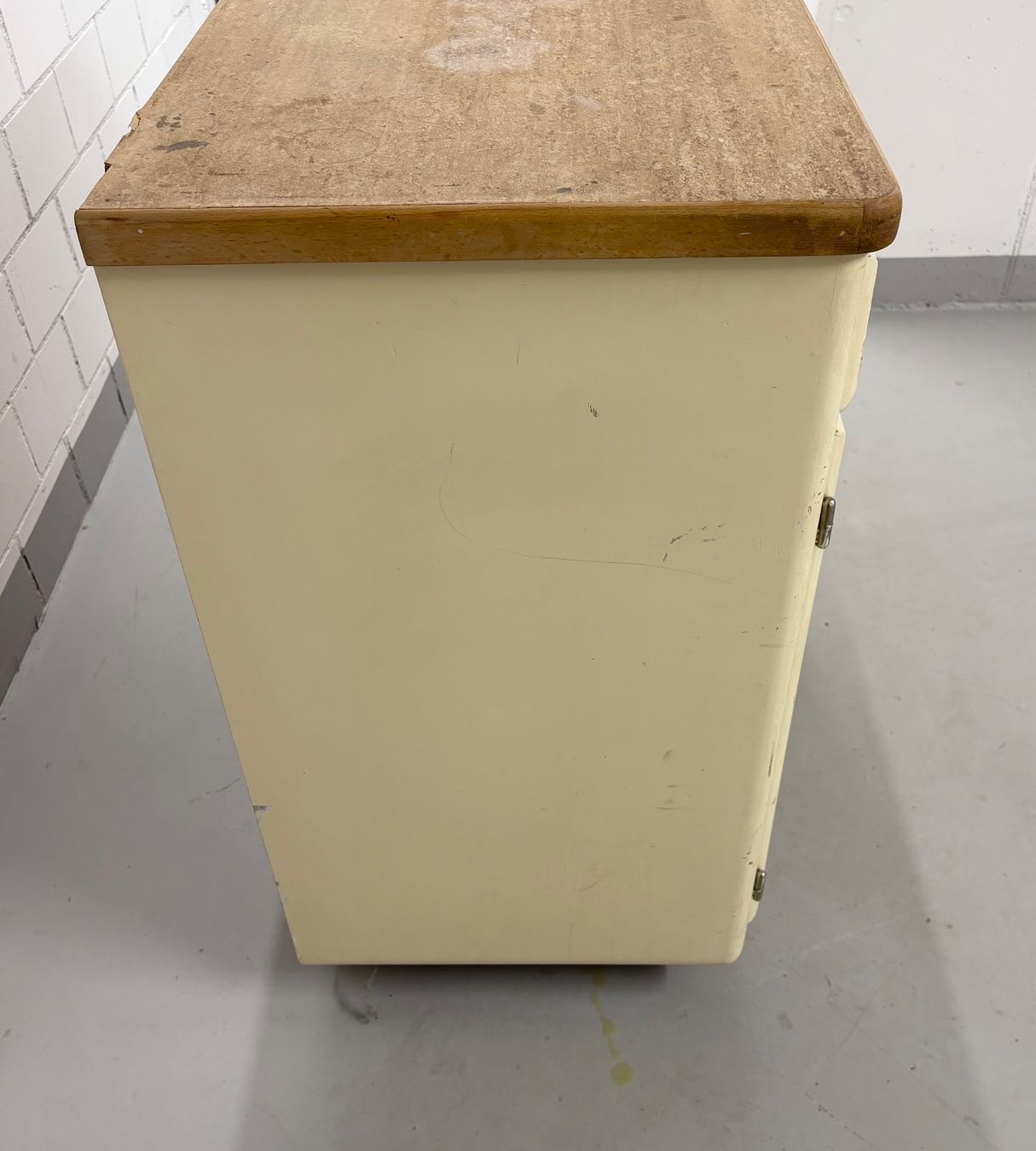Buffets: KÜCHENKOMMODE, VINTAGE, 1950ER, BERG, BUFFET, GEBRAUCHT – D'occasion à Dachsen par Sven_Jasper 7