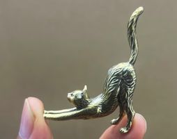 Miniatur- Yoga Katze aus massivem Messing feine Handarbeit