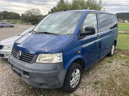 VW Transporter T5 Bus defekt mit Hagelschaden