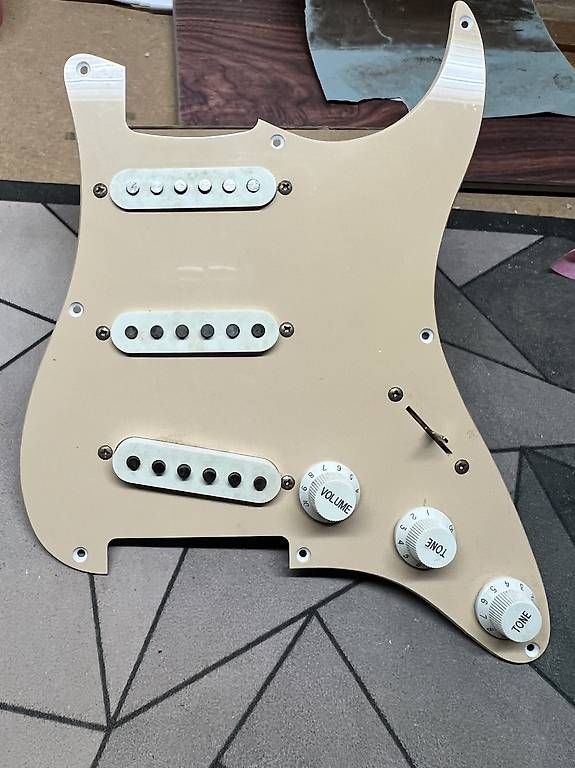 Squier Instruments de musique: Pickups squier Fender Stratocaster – D'occasion à Minusio par Bolix