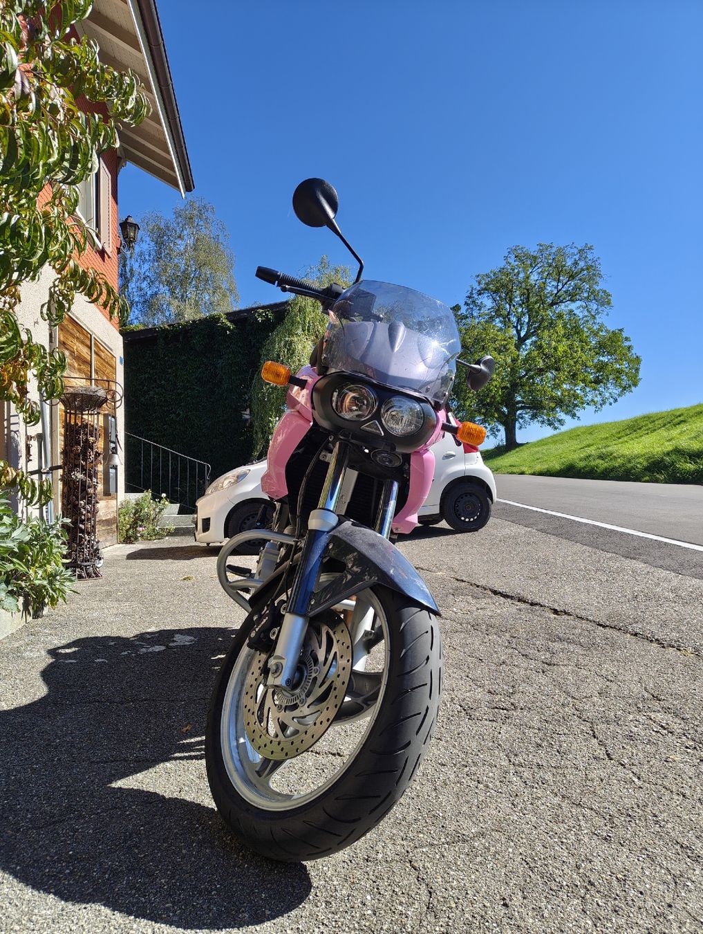 BMW Touring: pink lighting frisch ab mfk  – Usato da Hagenwil venduto da joy_rcb5 1