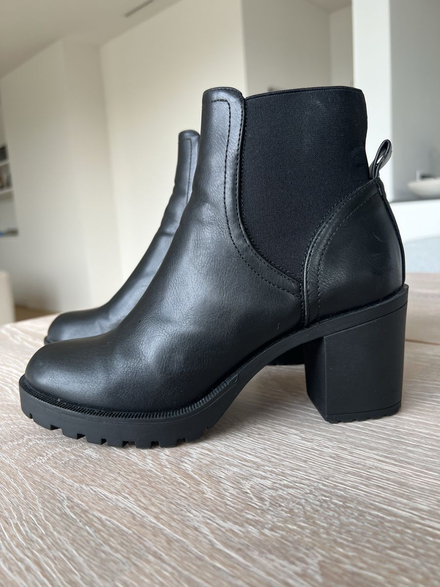 Only Scarpe da donna: ONLY Stiefelette schwarz Grösse 39 – Usato da Schenkon venduto da beetastic
