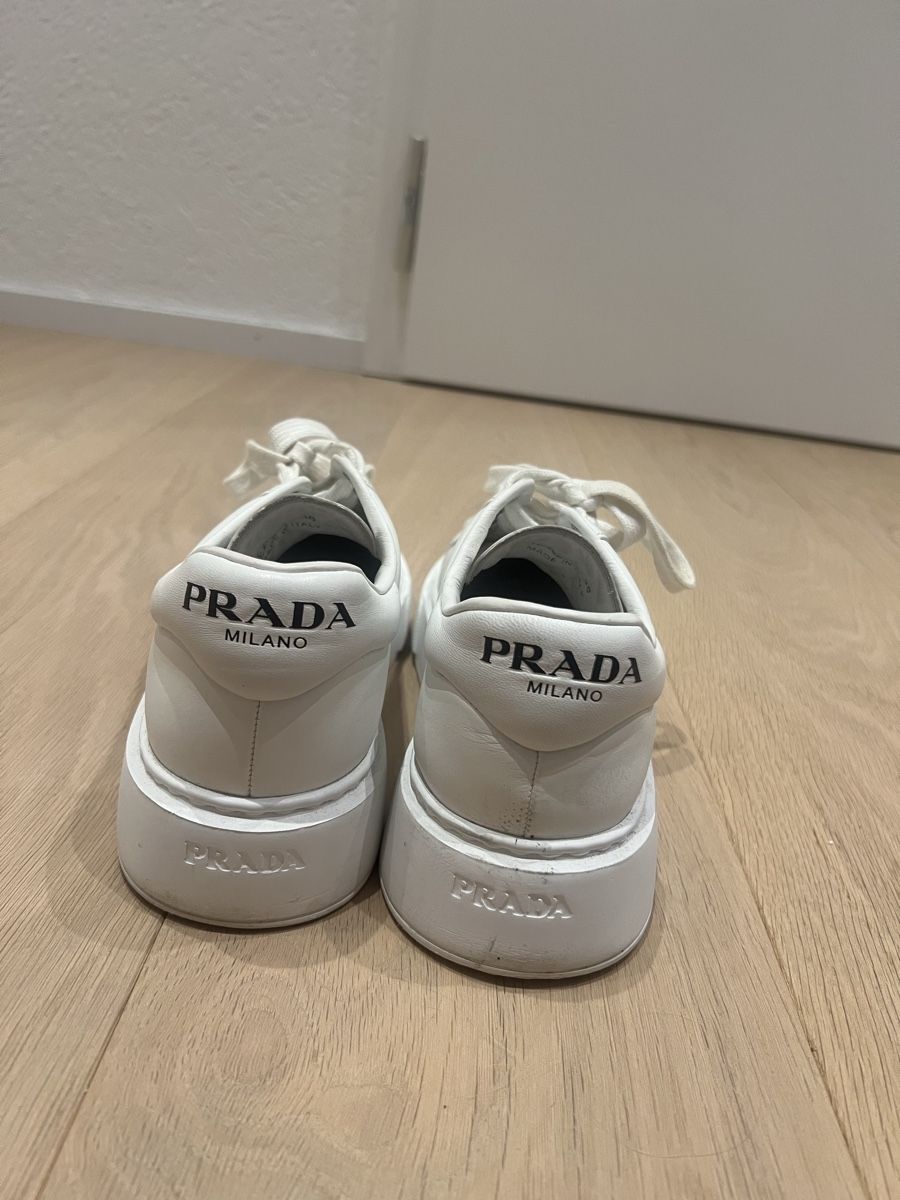 Prada Scarpe da donna: Prada Sneaker weiss – Usato da Rickenbach SZ venduto da indira018 1
