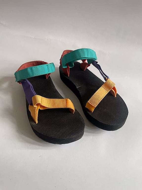 Herrenschuhe: Teva Sandalen – Neu (gemäss Beschreibung) aus Basel von helger