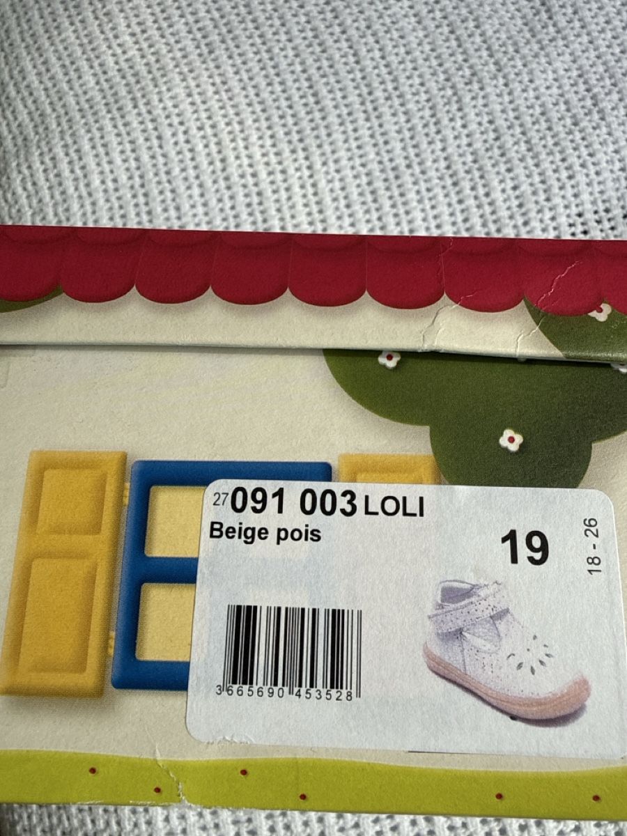 Scarpe per ragazze: Chaussures bébé fille  – Nuovo e nell'imballaggio originale da Corcelles NE venduto da str_d96m 2