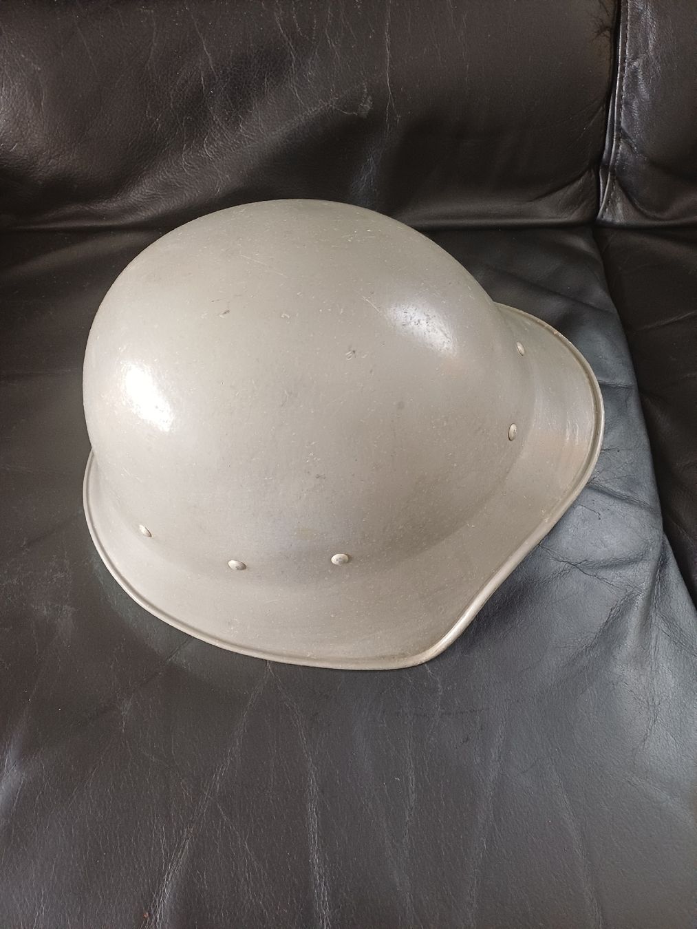 Uniformi & Effetti personali: Schweizer Armee Helm, aus Aluminium – Usato da Ebersecken venduto da Napf08 1