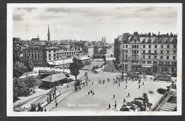 Zürich Bahnhofbrücke mit Trams und alten Autos