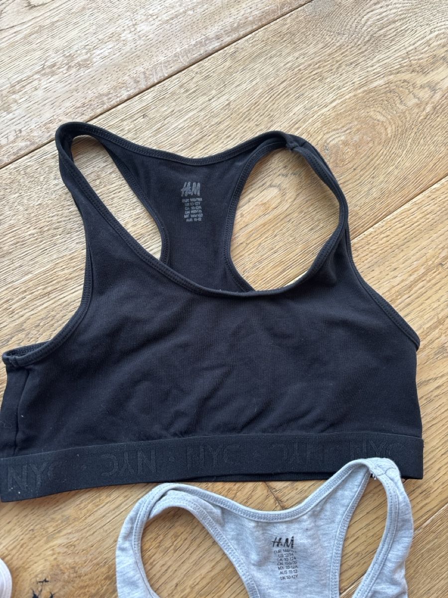 H&M Camicette, T-shirt & Top: Set mit 4 H&M Tops, NYC 146/152 – Usato da Wilen b. Wil venduto da b-mountain 2