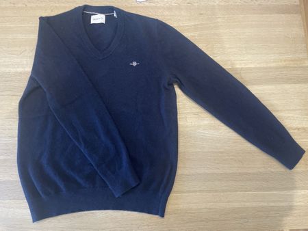 Dunkelblauer V-Ausschnitt Pullover Gr. L – edel und gemütlic