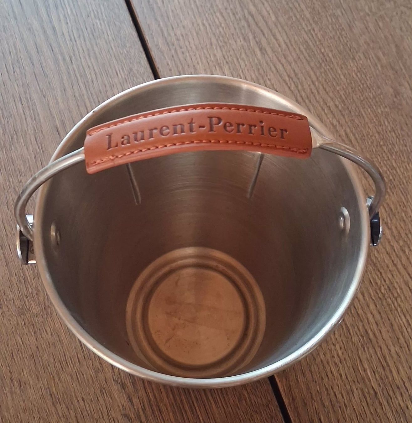 Laurent Perrier Autres: Champagne Eiskühler Laurent-Perrier Metall mit Ledergriff – D'occasion à Sonceboz-Sombeval par ant_cd5j 4