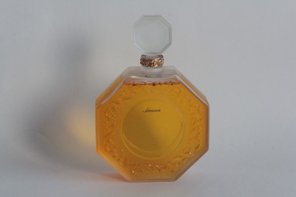 Profumi & Eau de Toilette: Parfum vintage Swann de Pacoma Paris – Usato da Vandoeuvres venduto da Dom-Tom