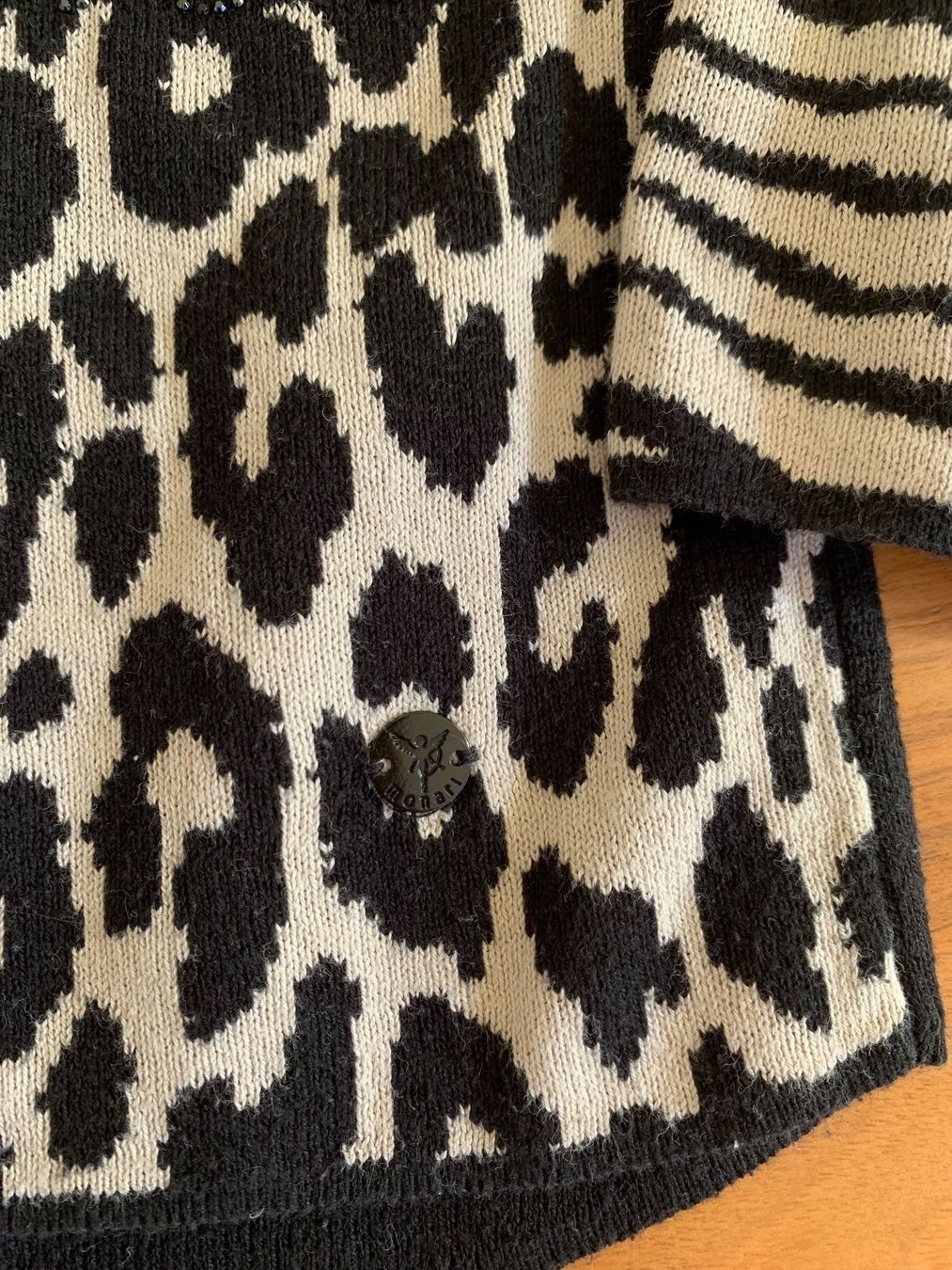 Monari Pullover & Sweatshirts: MONARI trendiger Winter-Pullover mit Städte-Namen Gr. 34/36 – Gebraucht aus Meiringen von Stuffandmore 1