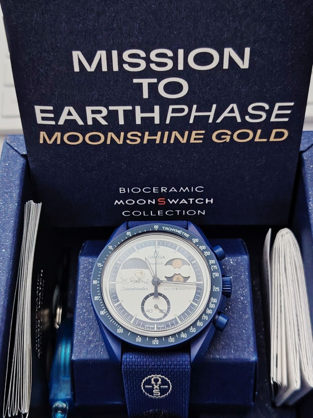 Omega Uhren: Omega Moonswatch Snoopy – Neu und originalverpackt aus Zuzwil SG von Daytona57 1