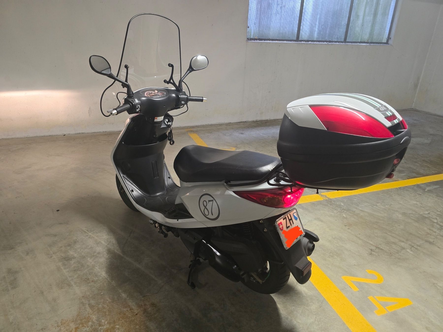 Yamaha Scooter: Yamaha XC 125  Vity  weiss *** – Usato da Zürich venduto da Fifa 2
