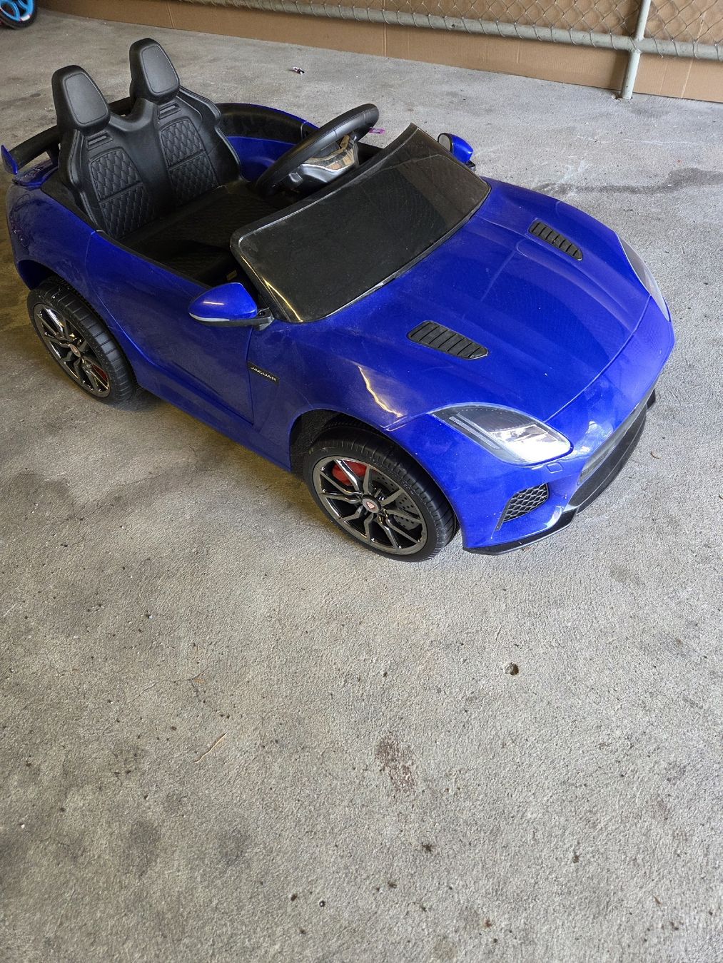 Jaguar Veicoli per bambini: Elektroauto Kinder Jaguar blau – Usato da Menziken venduto da BRI90