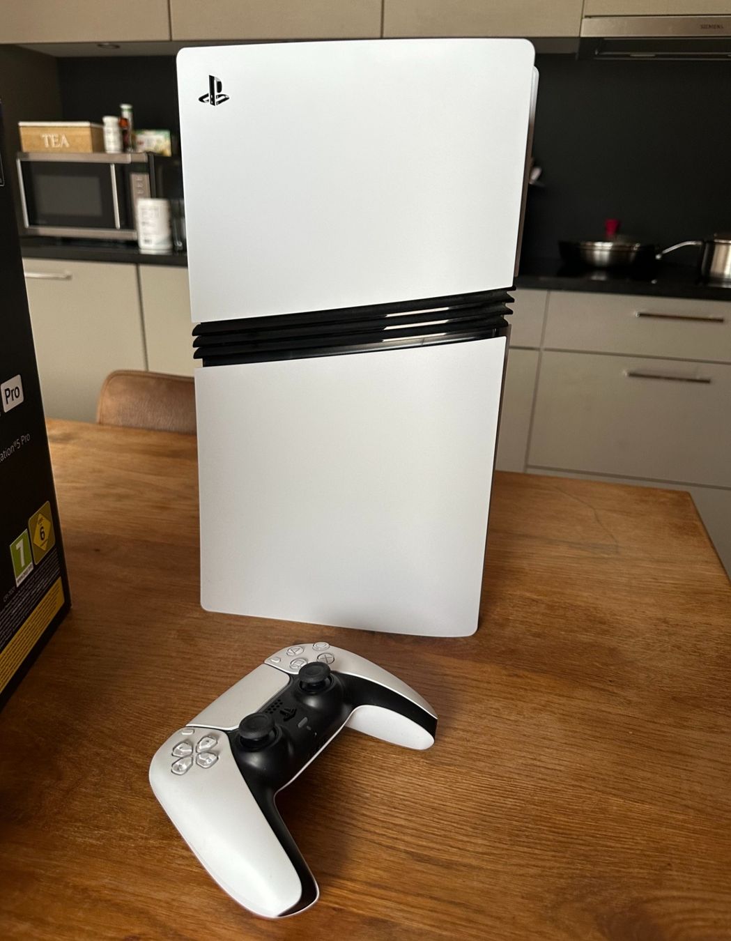 Sony Console: Sony PlayStation 5 Pro 2TB – Usato da Vuisternens-devant-Romont venduto da Florian922 1