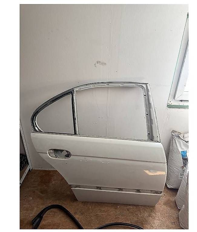 Tutti pezzi di ricambio auto: Türe hinten rechts BMW E39 – Usato da Langrickenbach venduto da jimp92