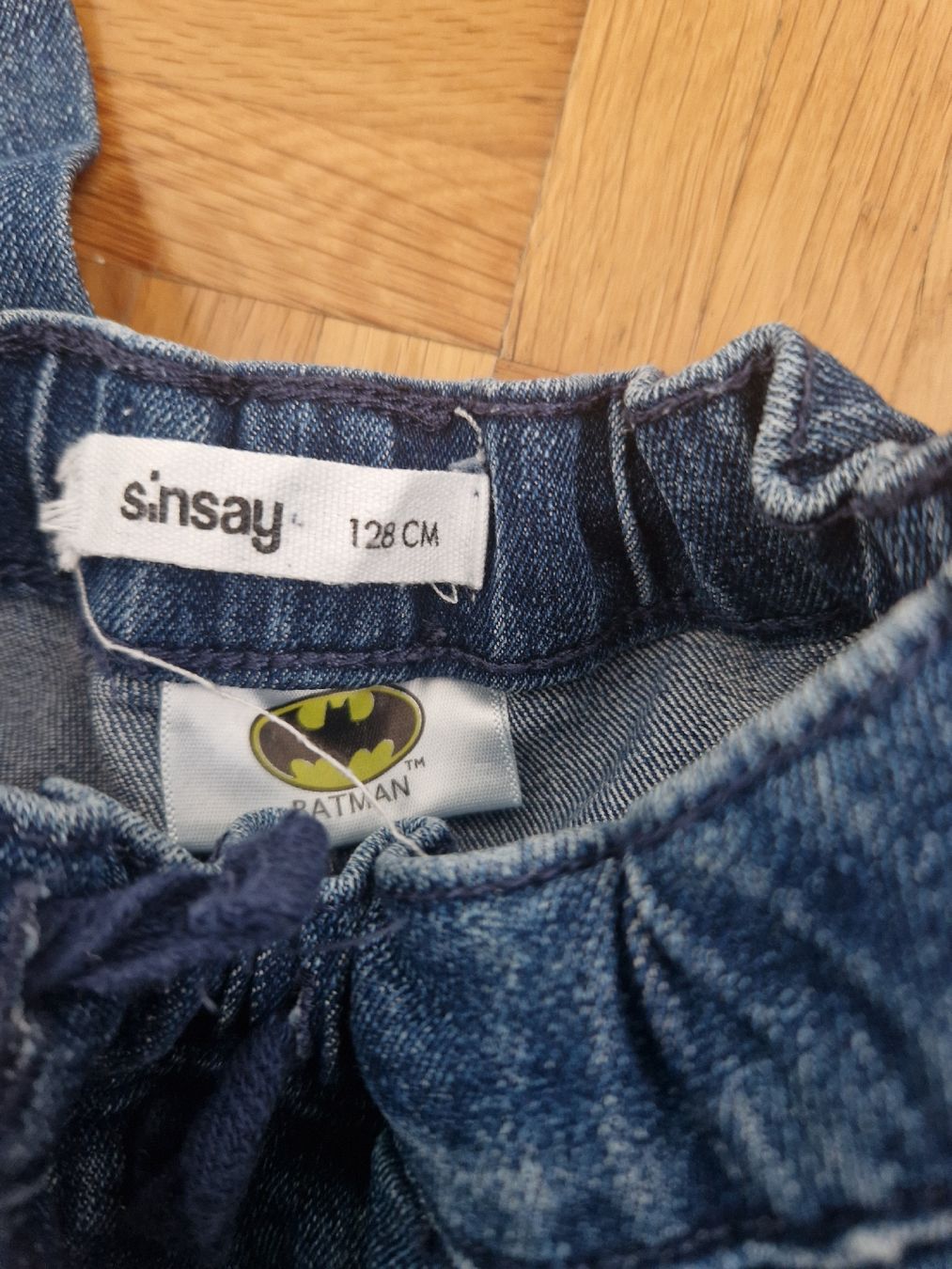 Pantaloni: Kinder Jeans Grösse 128, Batman Motiv – Usato da Zürich venduto da Nis96e 2