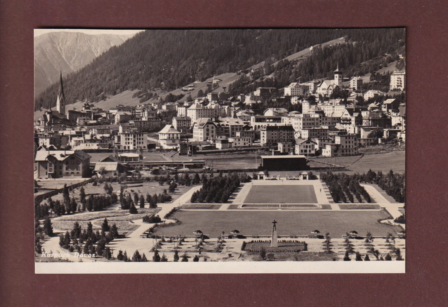 Cartes postales: DAVOS - Kurpark – D'occasion à Pully par nicecards