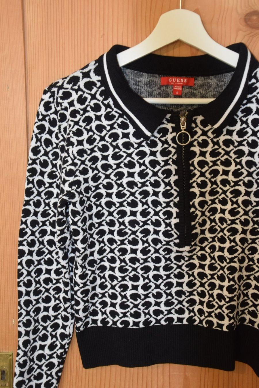 Guess Pullover & Sweatshirts: Damen Pullover Guess mit Reissverschluss Grösse S – Gebraucht aus St. Gallen von Lena_T 2