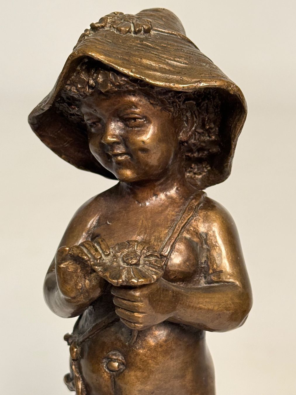 Statuette: Schwere Kunstbronze Mädchenfigur signiert Daniel – Usato da Itingen venduto da uhu777