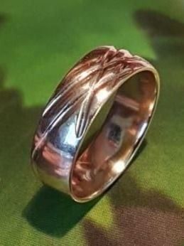 Anelli: Stilvoller Goldring mit elegantem Muster – Nuovo (secondo la descrizione) da Unterägeri venduto da Altgoldschmuck 1