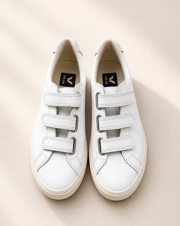 Chaussures femmes: Baskets VEJA blanches à scratch  T.36 – D'occasion à Lausanne par Psupergirl