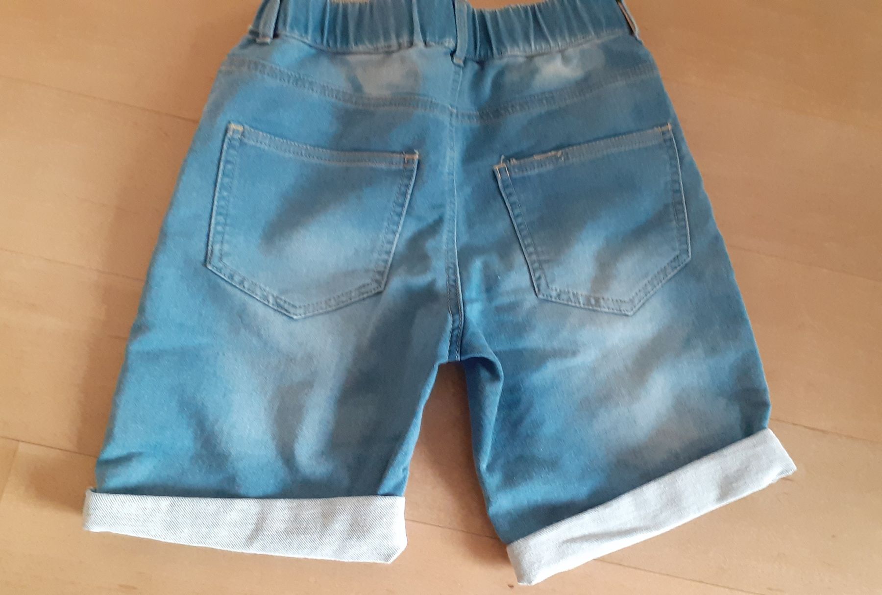 Pantaloni: Jeans Shorts Gr. 128 – Usato da Winterthur venduto da fabelwin 3