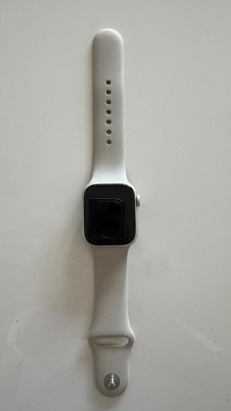 Apple Smartwatch: APPLE Watch Series 7 (GPS) – Nuovo (secondo la descrizione) da Schüpfheim venduto da oldyrk