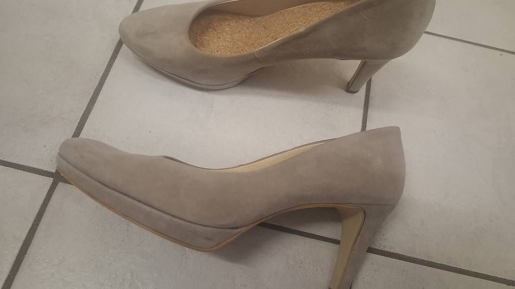 Damenschuhe: Pumps 38 – Gebraucht aus Wäldi von Fergiu