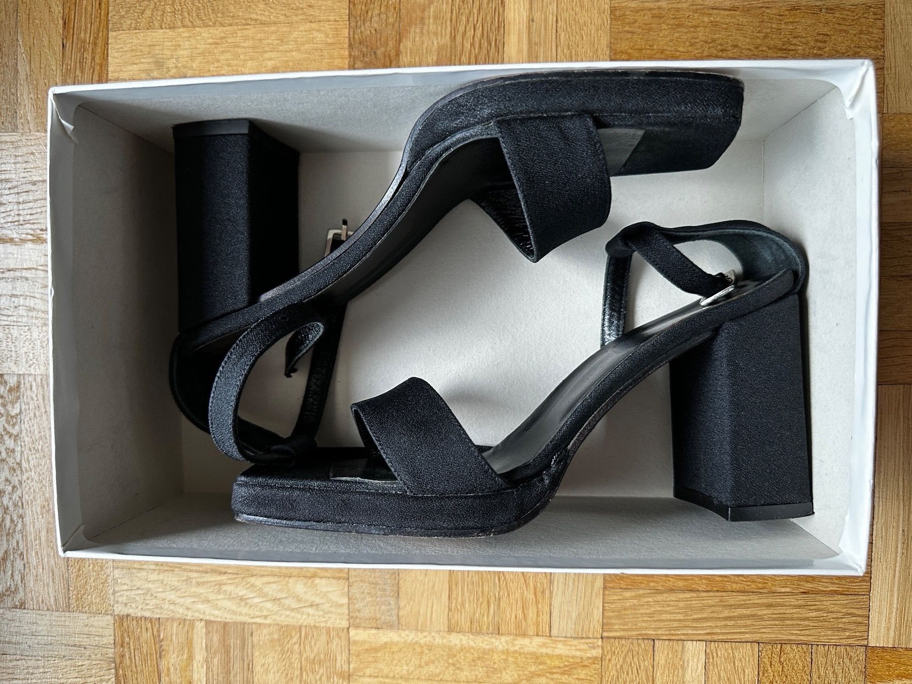 Scarpe da donna: Black Sandal T - 37 – Usato da Epalinges venduto da Lily2006 2
