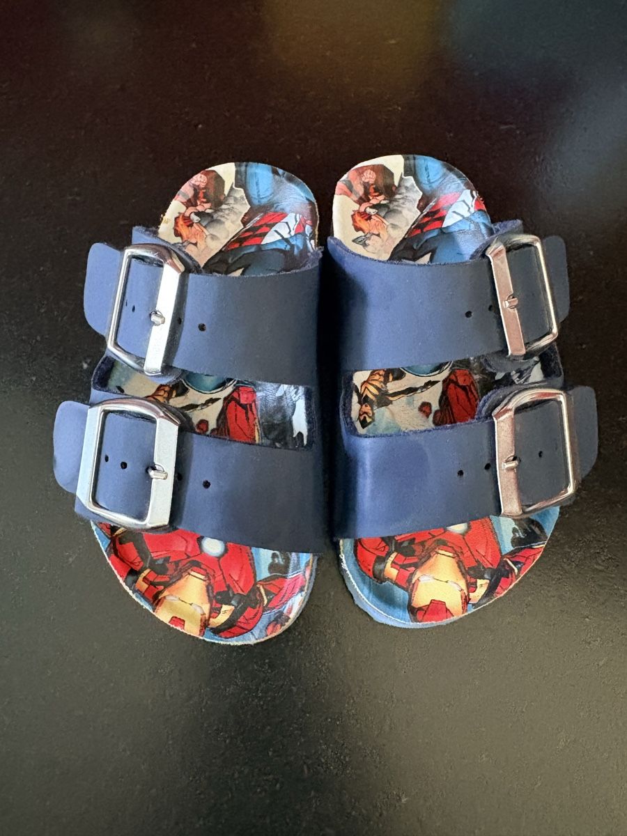 Schuhe für Jungen: Sandale Marvel Grösse 23 gebraucht – Gebraucht aus Münchenstein von Miresolese