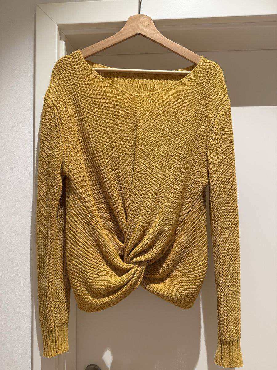 Pullover & Sweatshirts: Gelber Strickpullover gr M – Gebraucht aus Schaffhausen von GLXTCH