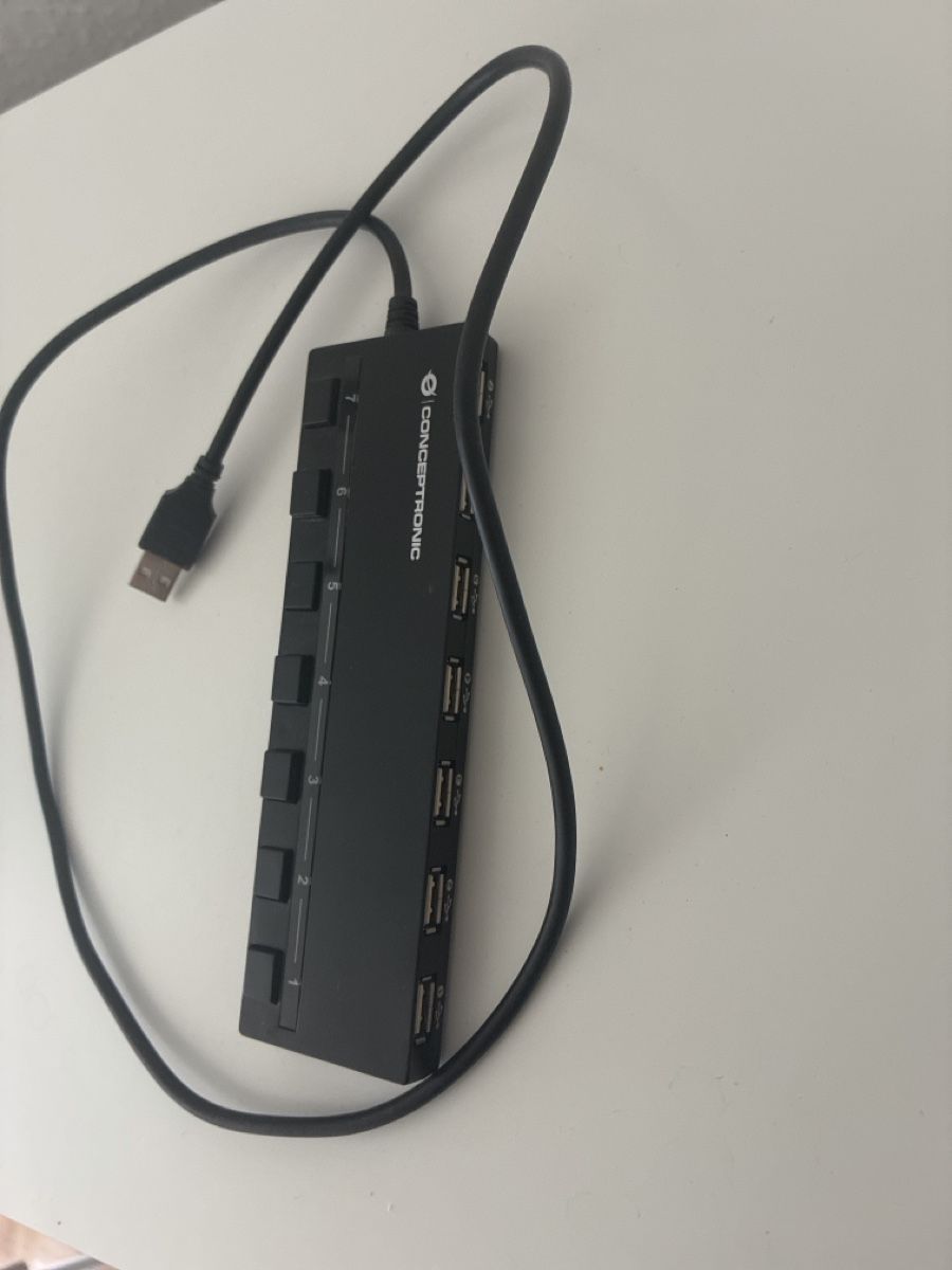 Hub & Switch: 7x USB hub – Usato da Genève venduto da cve_5w2h