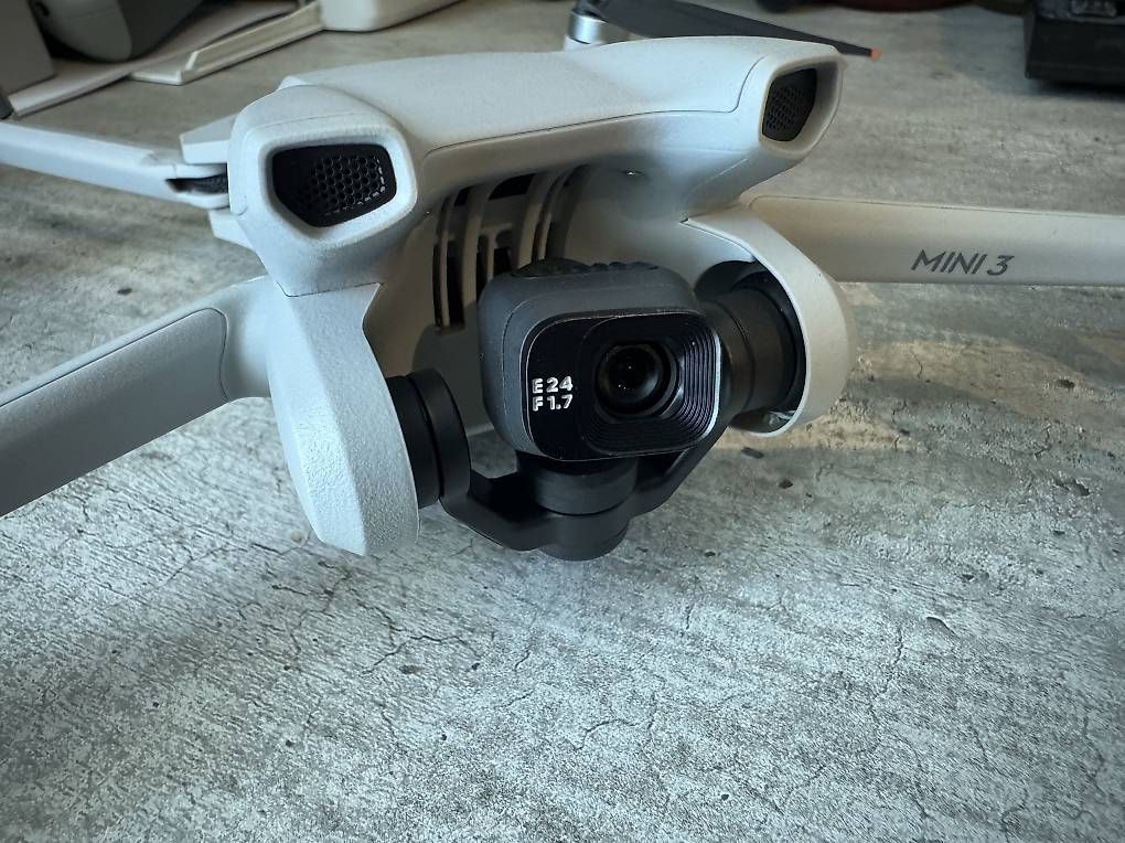 Modellismo RC: DJI Mini 3 Fly More Combo + RC Controller + Zubehör – Usato da Basel venduto da xvl_sq6l 4