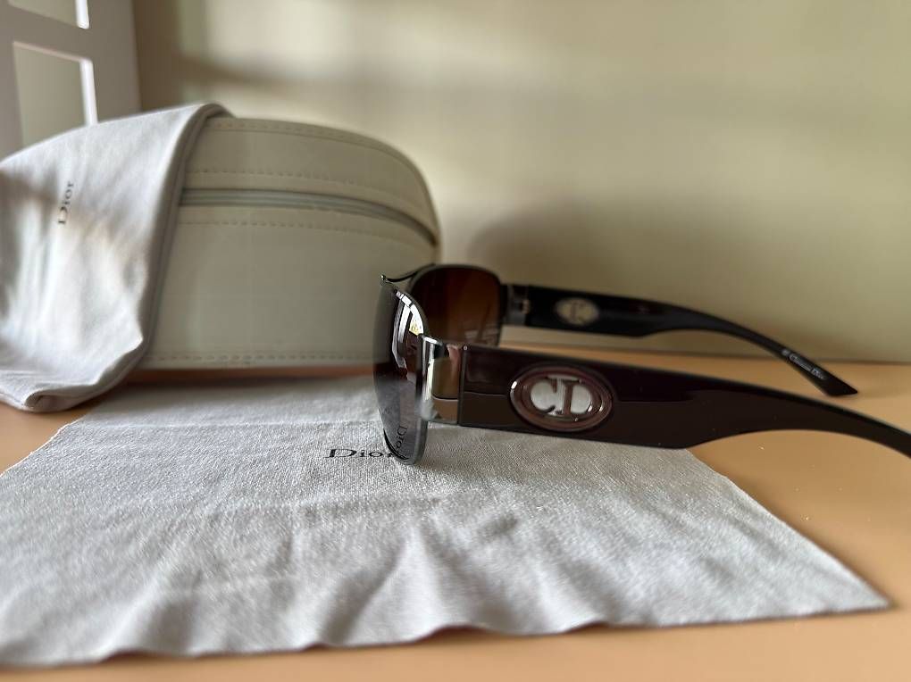 Dior Brillen & Gläser: Dior Sonnenbrille NEU – Neu und originalverpackt aus Adligenswil von ecirtaeb74 1