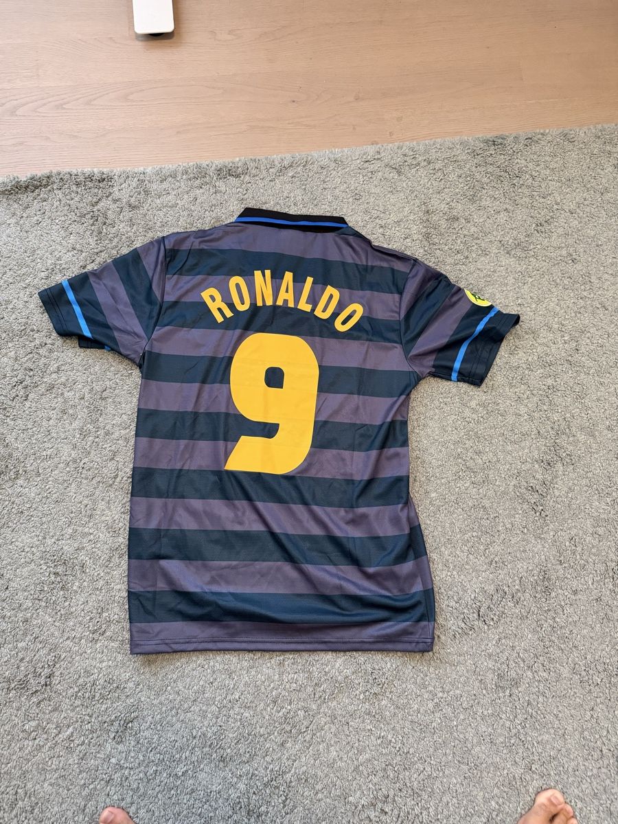 Football Club Internazionale Milano Leibchen & Hosen: Inter Milan Trikot  – Neu (gemäss Beschreibung) aus Allschwil von ale_99l7 1