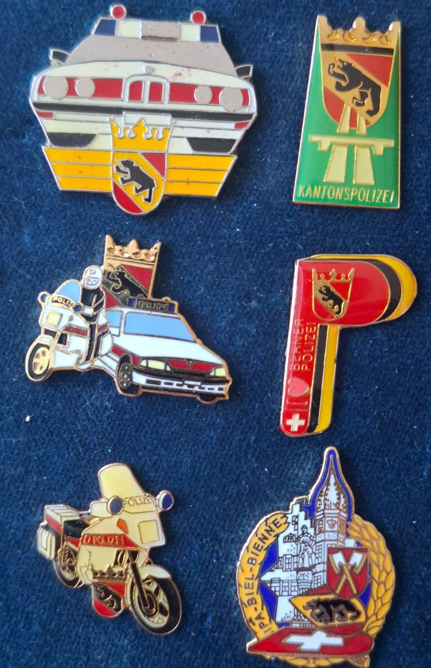 Plaketten & Abzeichen: 12 Pins Kantonspolizei Bern – Gebraucht aus Grenchen von Schlussliecht 2