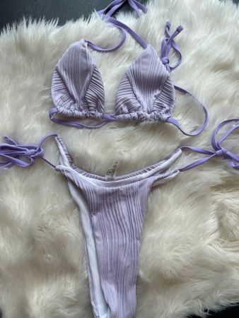 Neuer, lilafarbener Bikini, nie getragen, Grösse S