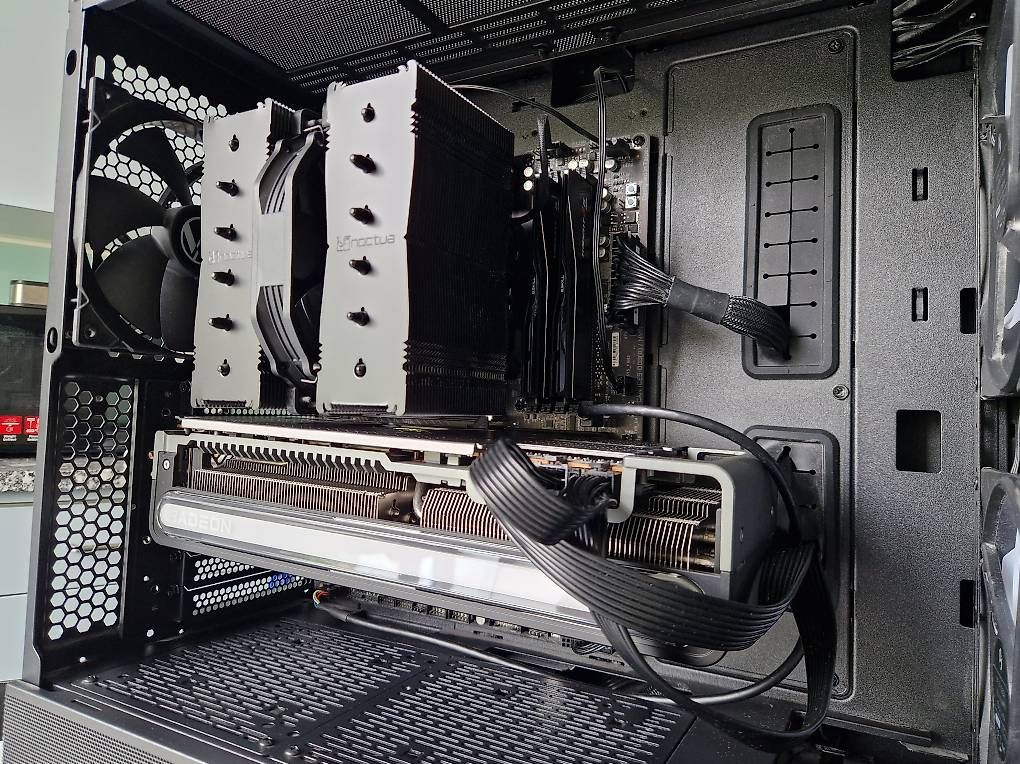 PC: High End AMD Gaming PC – Usato da Zürich venduto da Antaressquadron 2